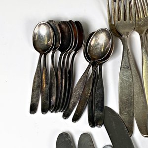 Lote de 145 Cubiertos Martín de Metal: Cucharas, Tenedores y Cuchillos "Rostfrei" - imagen 5
