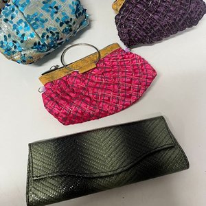 Dos Mochilas y Cinco Carteras Variadas - imagen 6