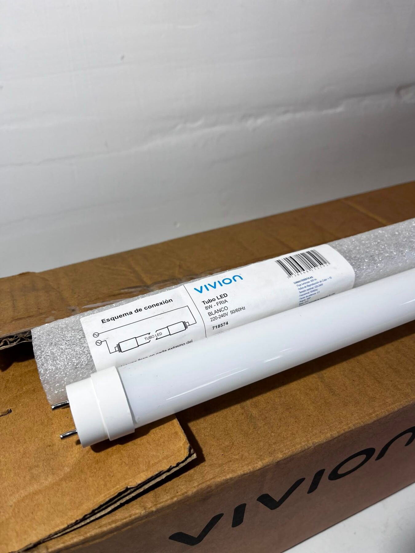 Tubo LED Vivion 8W Luz Fría Blanco