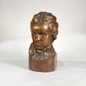 Lote siguiente: Busto en Madera de Ludwig Van Beethoven - 47 x 23 cm