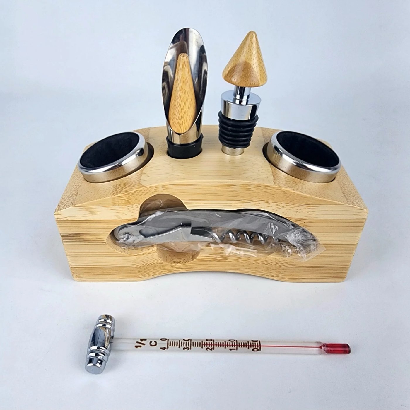 Set de Vino de 7 Piezas con Base de Madera y Termómetro