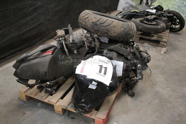 Moto Deportiva Negra