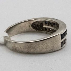 Anillo de Plata con Circonias y Piedras Negras - imagen 2
