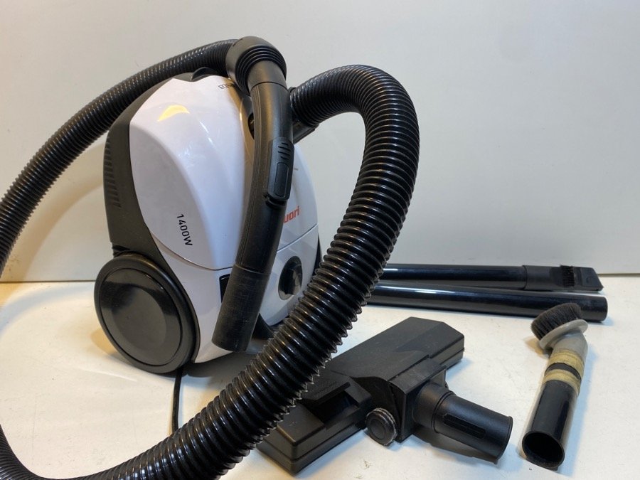 Aspiradora Cuori Vesta 1400W con Accesorios