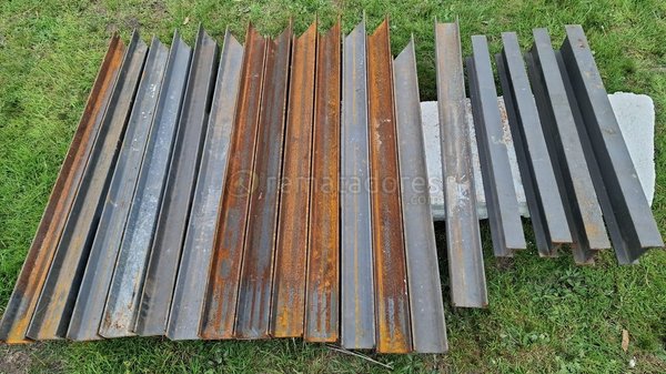 Lote de Perfiles Metálicos en "L" y "U"