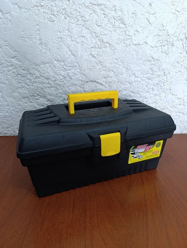 Lote anterior: Caja de herramientas plástica de 16"