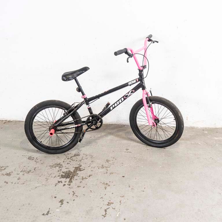 Lote siguiente: Bicleta de Ciclismo en Excelente Estado