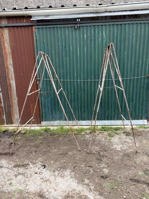 2 Caballetes Metálicos Grandes para Tareas Varias