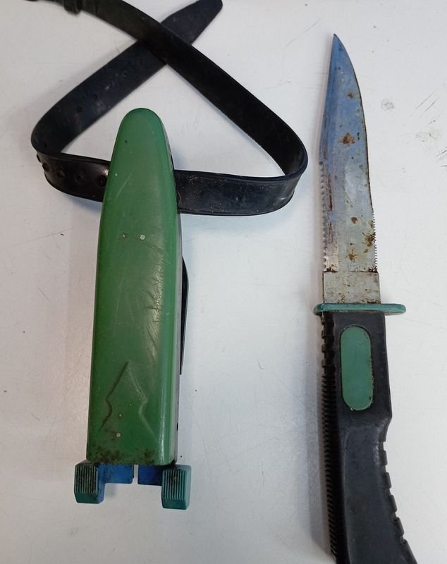 Kit de Snorkel: Cuchillo Muela, Patas de Rana Cressi Frog, Máscara y Tubo