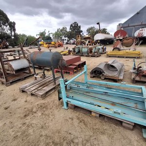 Lote siguiente: Lote de Maquinaria Industrial y Equipamiento para Construcción
