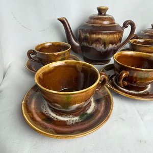 Juego de Tazas y Platillos de Cerámica Marrón - imagen 7