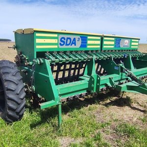 Sembradora Agrícola Super Tatu 23 Verde - imagen 4