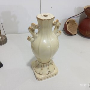 Lote de 6 piezas: Jarrón de cerámica, lámpara a kerosene, adorno de calabaza, perchero y 2 apliques de madera - imagen 7