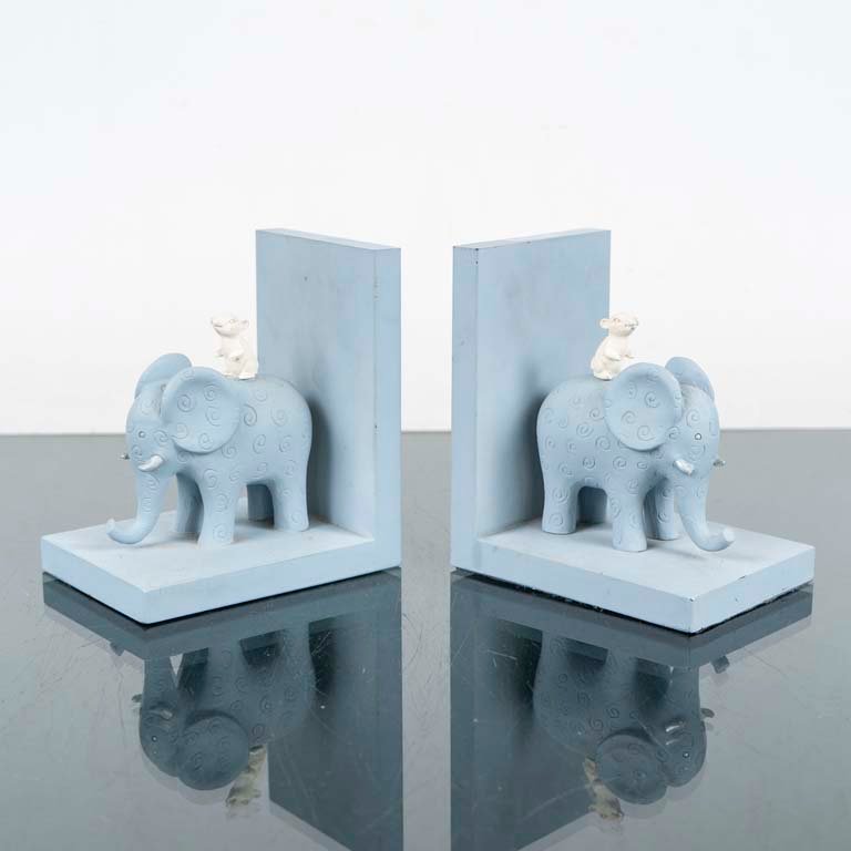 Lote siguiente: Libros de yeso de elefante Zara Home