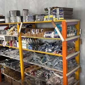 Lote siguiente: Estantería Metálica con Diversos Artículos y Materiales