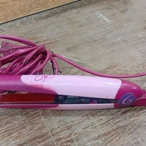 Plancha de Pelo Rosa Marca TOO Chic - Funcionando - imagen 3