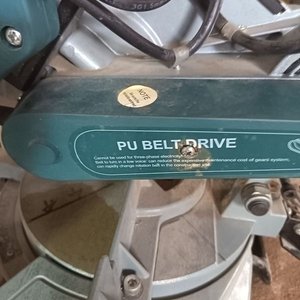 Sierra Ingletadora Eléctrica Usada con Motor PU Belt Drive - imagen 5