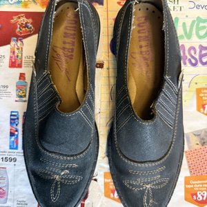 Mocasines Country de Cuero Oscuro con Pespuntes Decorativos - imagen 10