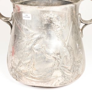 Champagnera Art Nouveau de Metal con Asas y Decoración de Dama - imagen 3