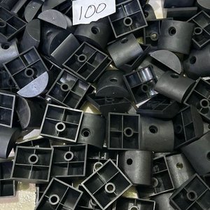 Lote de Piezas Plásticas Negras para Muebles - imagen 2