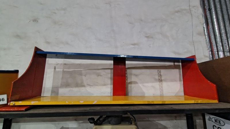 Estanterías de madera pintadas para almacenamiento - imagen 2