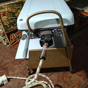 Churrasquera Eléctrica Novusgas Sin Uso con Cable - imagen 4