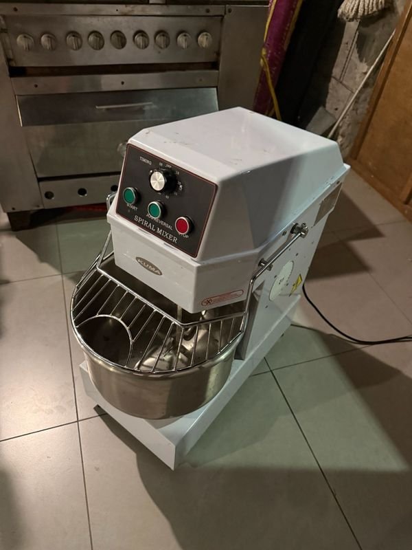 Amasadora Kuma 20 L 8 Kg: Electrodomésticos de alta calidad - imagen 4