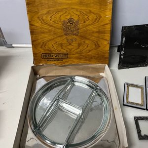 Set de Cocina y Hogar: Copetinero de Acero con Bandeja de Vidrio, 5 Portaretratos y Utensilios Varios - imagen 2