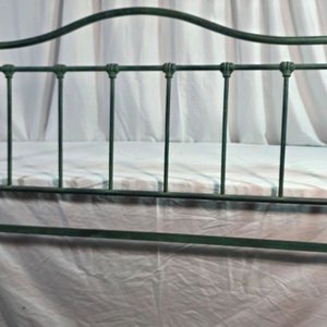Lote siguiente: Respaldo de Cama Antiguo de Hierro Forjado Verde Dos Plazas