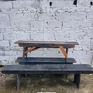 Tres bancos de madera rústicos, estilo campo - imagen 4