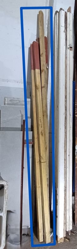 Lote siguiente: Cinco alfajías de pino para decoración