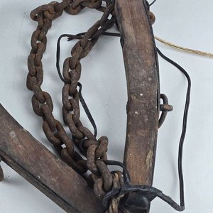 Lámpara Rústica Artesanal con Yugo y Cadena - imagen 4