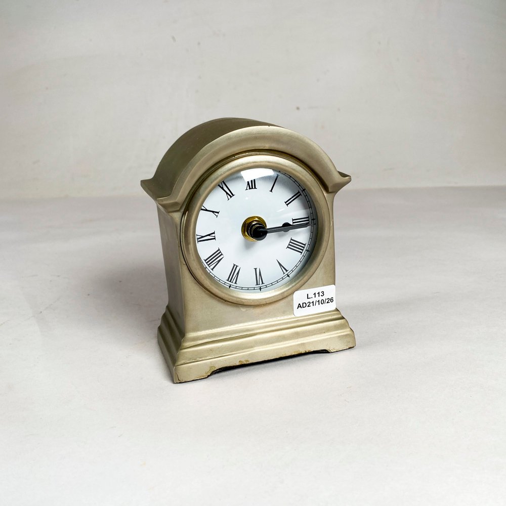 Reloj de Sobremesa en Peltre con Números Romanos