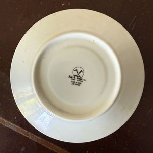 Lote de 12 Platos Surtidos de Porcelana con Diseños Florales y Paisajes - imagen 20
