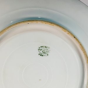 Cinco Platos de Postre Limoges de Porcelana Blanca con Monograma Dorado - imagen 4