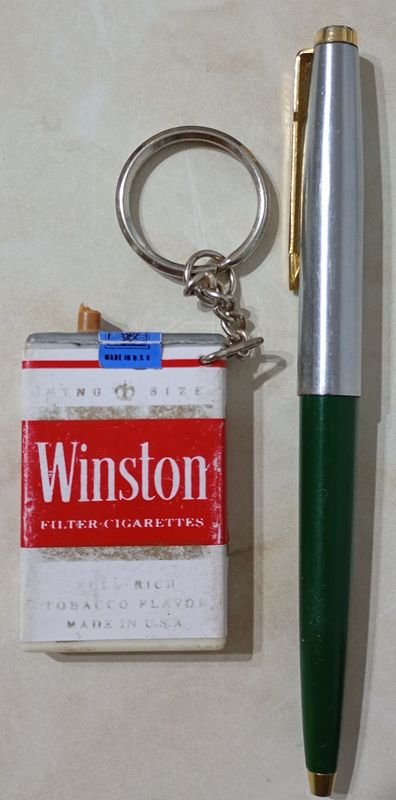 Lote anterior: Llavero con forma de cajilla de cigarrillos Winston