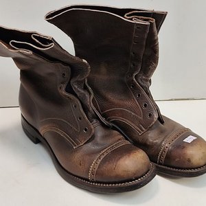 Lote siguiente: Par de Botas de Piloto Goodyear Uruguay Años 40-50s