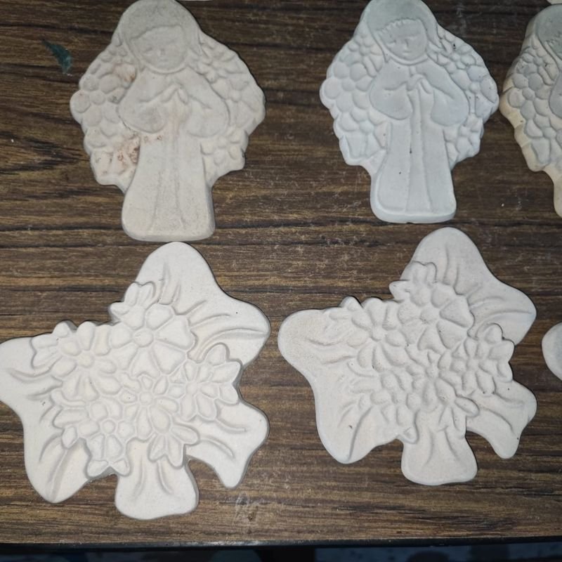 Lote de adornos cerámicos blancos - imagen 3