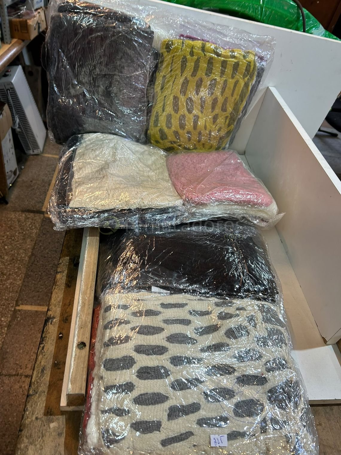 Lote de Gorros y Bufandas Tejidas