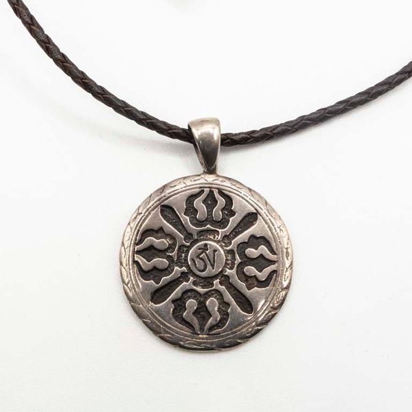 Dije de Plata con Símbolo Budista y Cordón - imagen 1