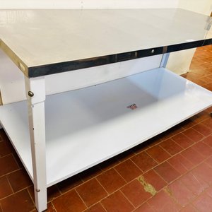 Mesada Industrial Acero Inoxidable Braesi con Estructura Metálica - imagen 2