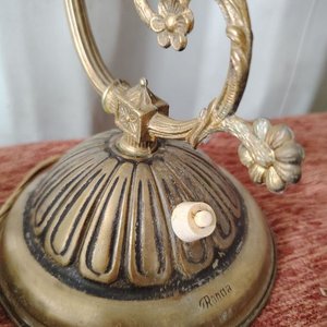 Lámpara de mesa antigua de bronce con tulipas de vidrio - imagen 5