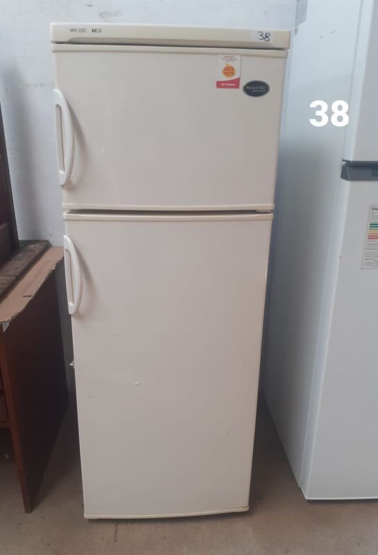 Refrigerador con congelador Panavox - imagen 2