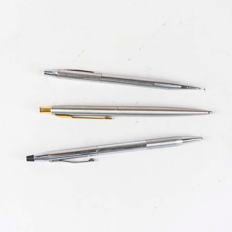 Lote siguiente: Lapices y lapicera Parker - Medidas: 13.5cm