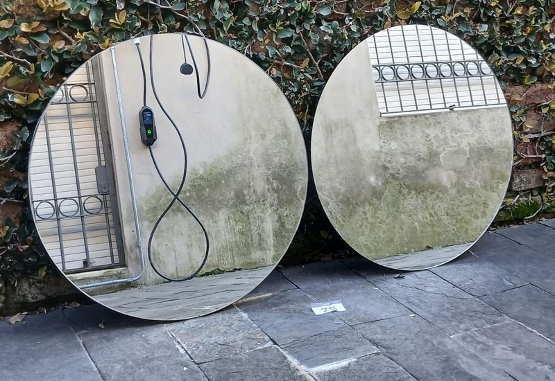 Dos Espejos Circulares Decorativos Sin Marco - Diámetro 54 cm