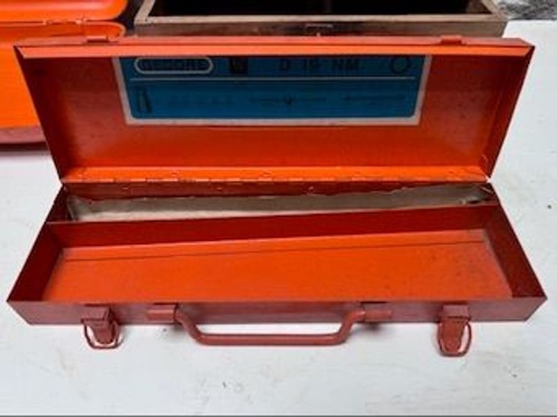 Caja de herramientas en madera y metal - imagen 2