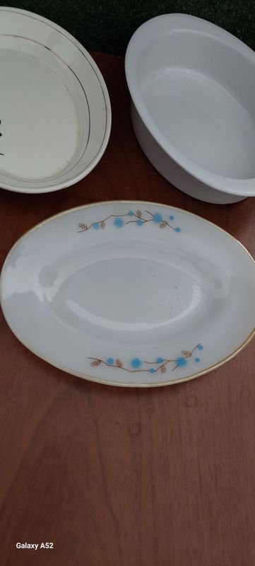 Servicio de mesa de porcelana y metal - imagen 3