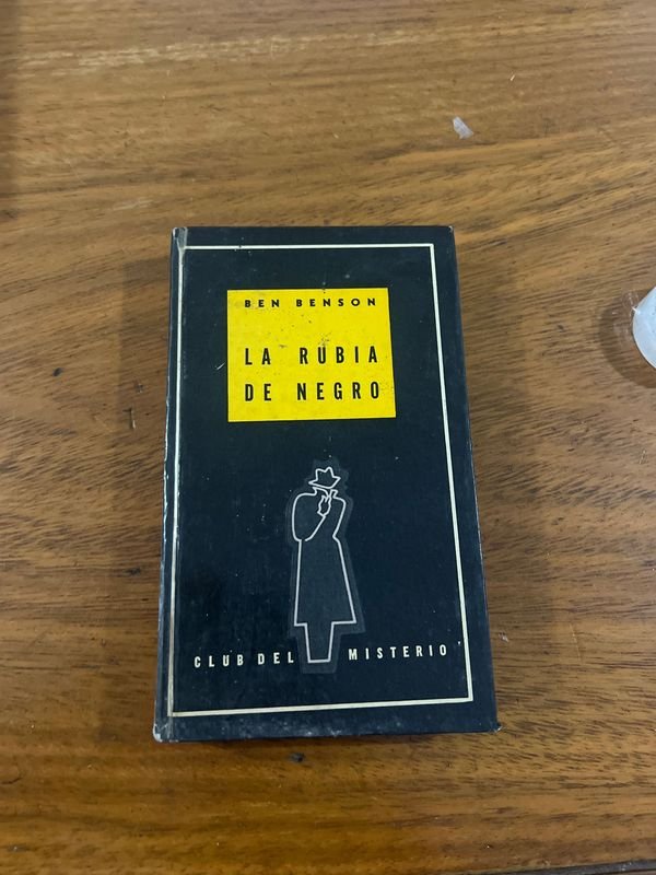 Libro "La Rubia de Negro" de Ben Benson