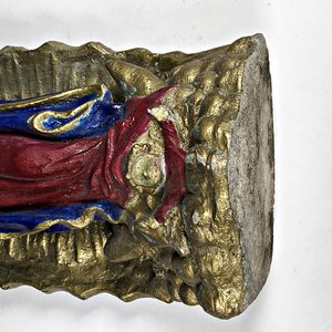 Figura Religiosa Virgen de Guadalupe Pintada, Base Dorada - imagen 4