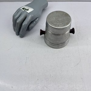 Hielera "Champion" de Aluminio con Perillas de Baquelita - imagen 3